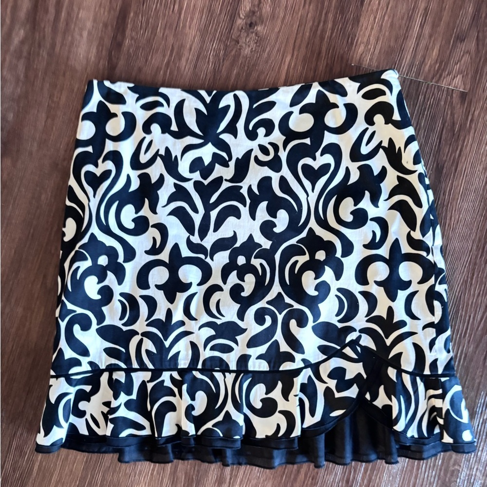 White House Black Market skirt